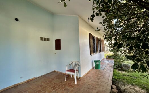 Casa indipendente tricamere con giardino ed autorimessa!
