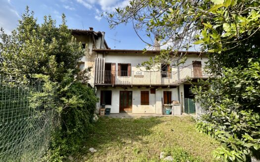 Casa in linea con giardino di proprietà!