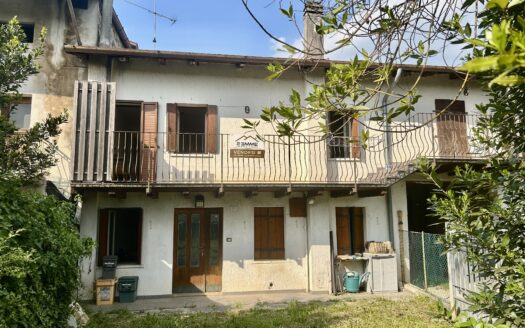 Casa in linea con giardino di proprietà!