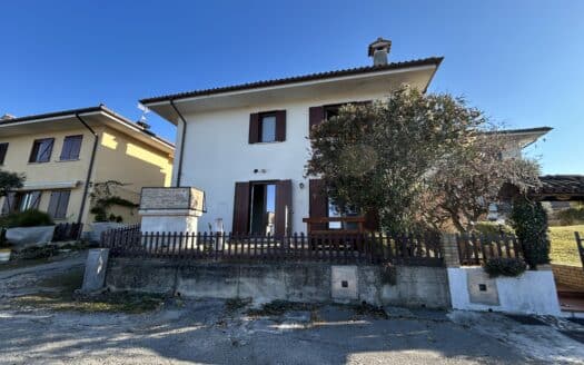 Graziosa villaschiera tricamere a Tricesimo!