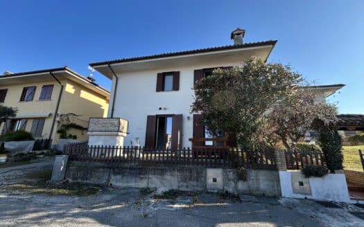 Graziosa villaschiera tricamere a Tricesimo!