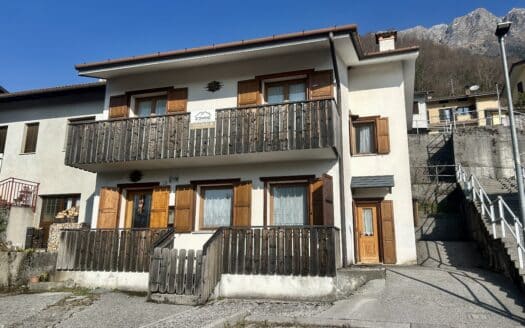 Casa di testa a Cesariis!