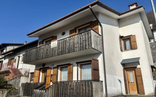 Casa di testa a Cesariis!