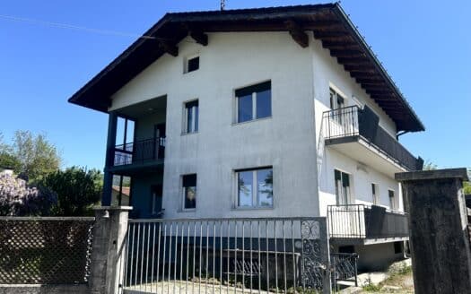 Introvabile villa bifamiliare a Tarcento!