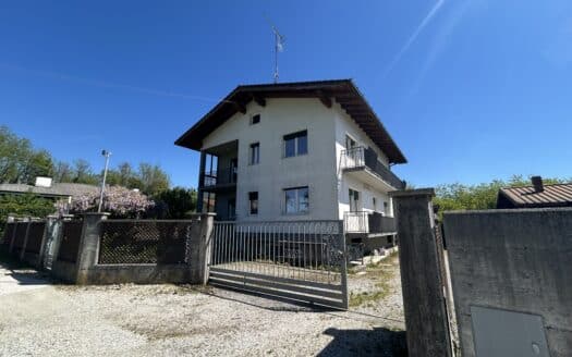 Introvabile villa bifamiliare a Tarcento!